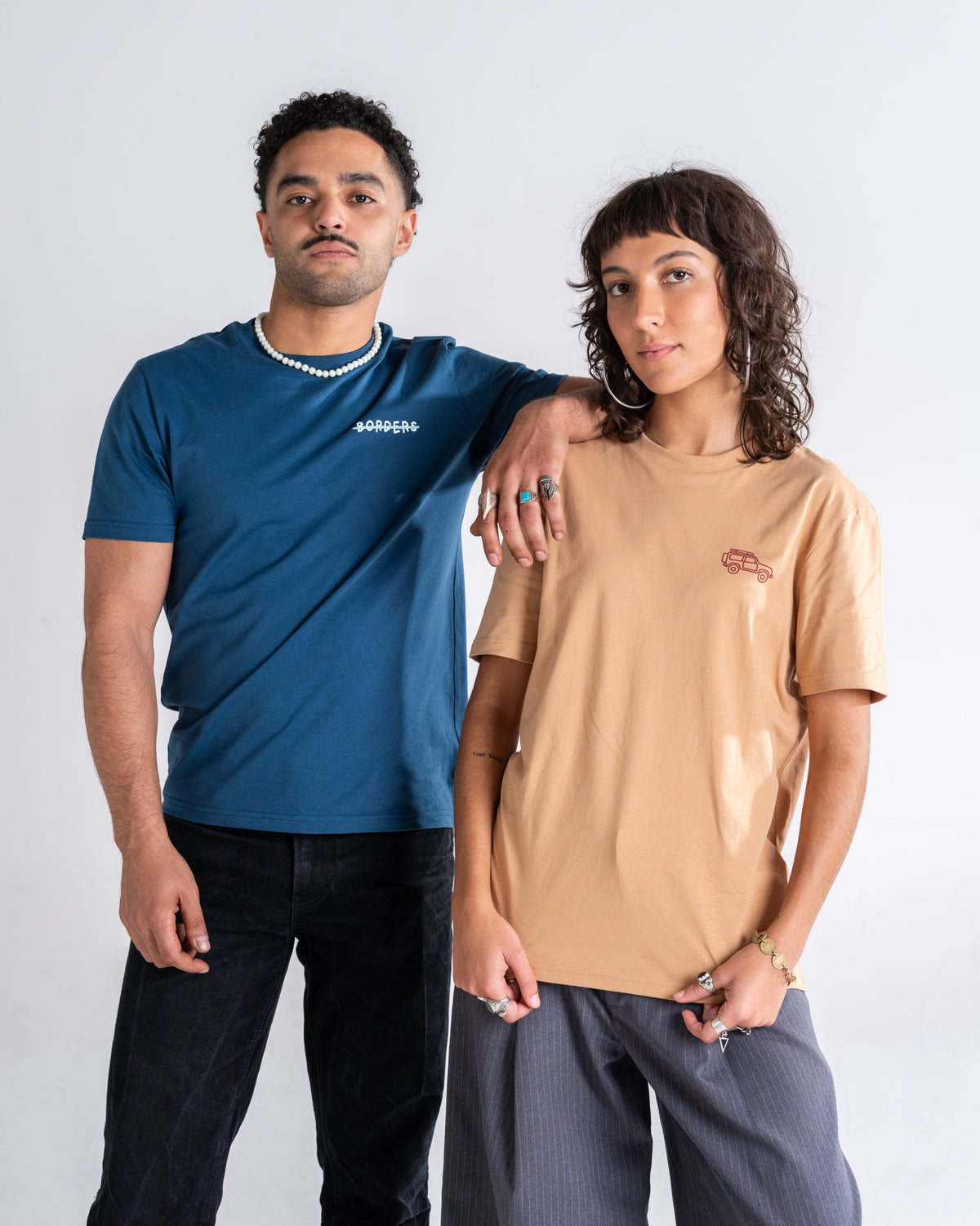 T-Shirt «Unterwegs» Latte im Duo getragen