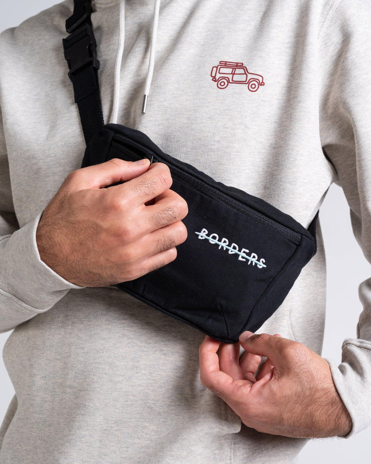 Gürteltasche «Borders» Schwarz: Detail des Motivs