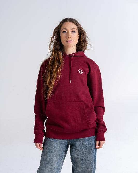 Hoodie «Daily Dosage» Burgund, Vorderseite, am Model getragen