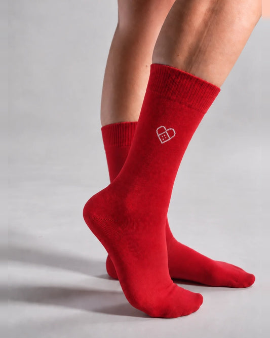 Crew-Socken «Pflasterherz» Rot, getragen, Seitenansicht