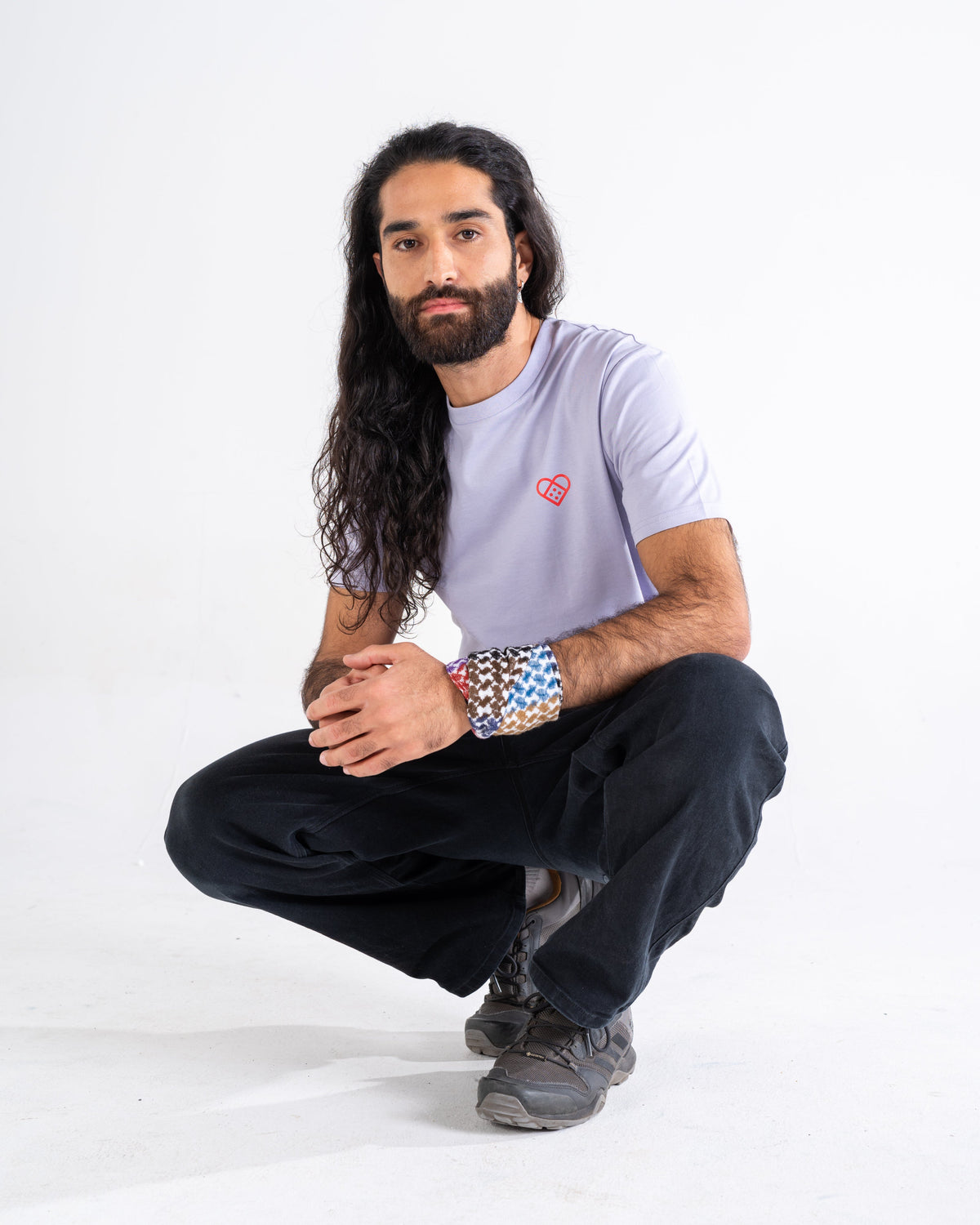 T-Shirt «Daily Dosage» Lavendel, Vorderseite, am Model getragen